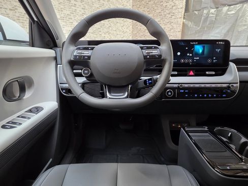 New 2026 Hyundai Ioniq 5 SEL image 17