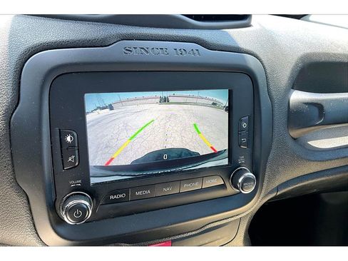 Used 2016 Jeep Renegade Latitude AWD/4WD image 30