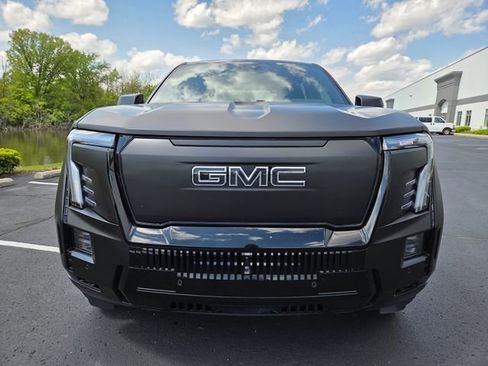 Used 2025 GMC Sierra EV Denali AWD/4WD image 18