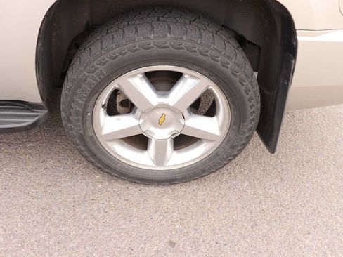 Used 2010 Chevrolet Tahoe LTZ AWD/4WD image 9