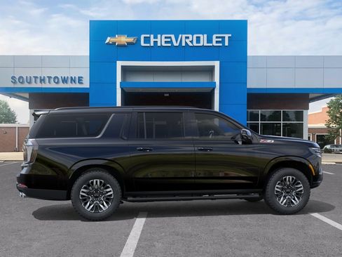 New 2026 Chevrolet Suburban Z71 w/ Z71 Off-Road Package AWD/4WD image 29