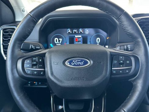 Used 2025 Ford Ranger Lariat w/ FX4 Off-Road Package AWD/4WD image 23