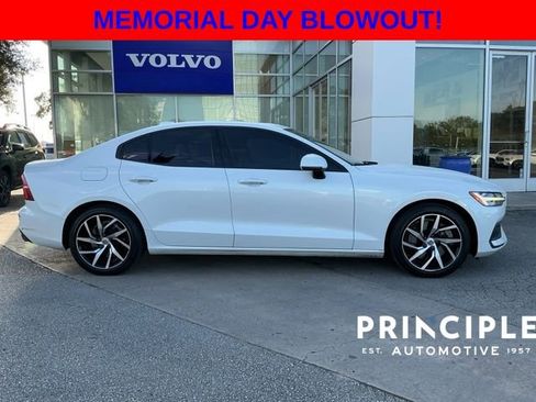 Used 2020 Volvo S60 T6 Momentum w/ Premium Package AWD/4WD image 5