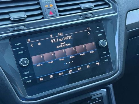 Used 2023 Volkswagen Tiguan SE w/ Panoramic Sunroof Package FWD image 20