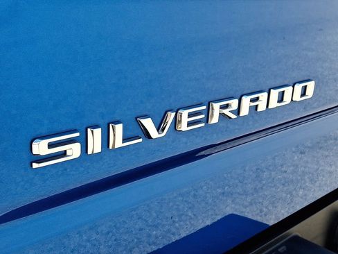 Used 2022 Chevrolet Silverado 1500 Custom Trail Boss AWD/4WD image 29