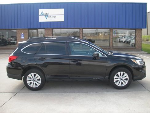 Used 2016 Subaru Outback 2.5i Premium image 4