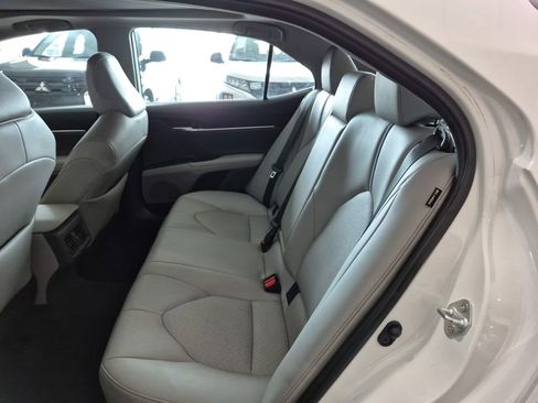 Used 2022 Toyota Camry XLE FWD image 22