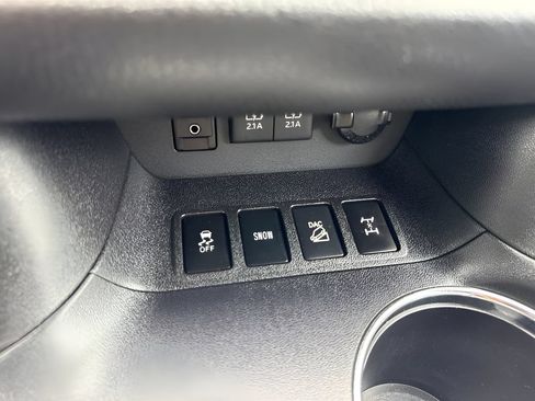 Used 2018 Toyota Highlander Limited AWD/4WD image 15