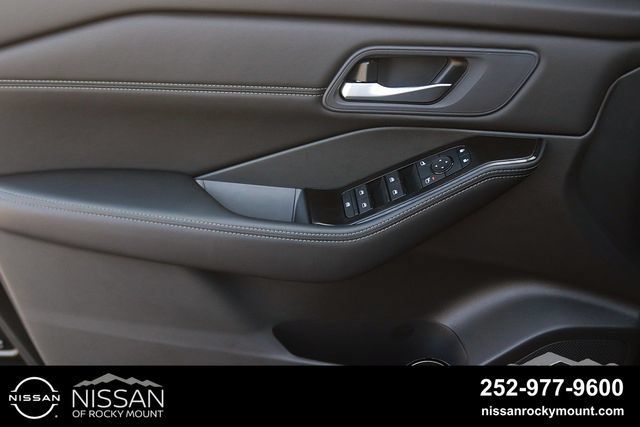 Certified 2026 Nissan Rogue Dark Armor FWD image 9