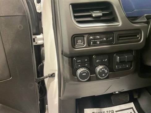 Used 2022 Chevrolet Suburban RST w/ Luxury Package AWD/4WD image 8