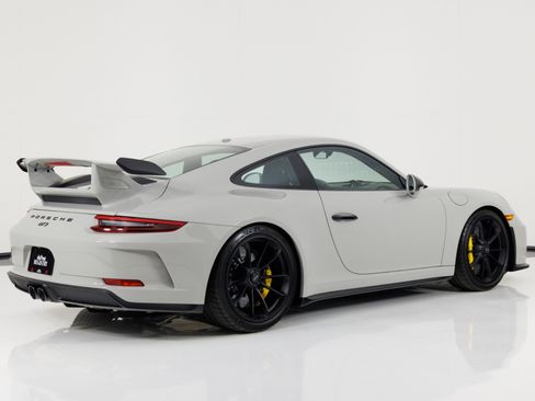 Used 2018 Porsche 911 GT3 RWD image 3