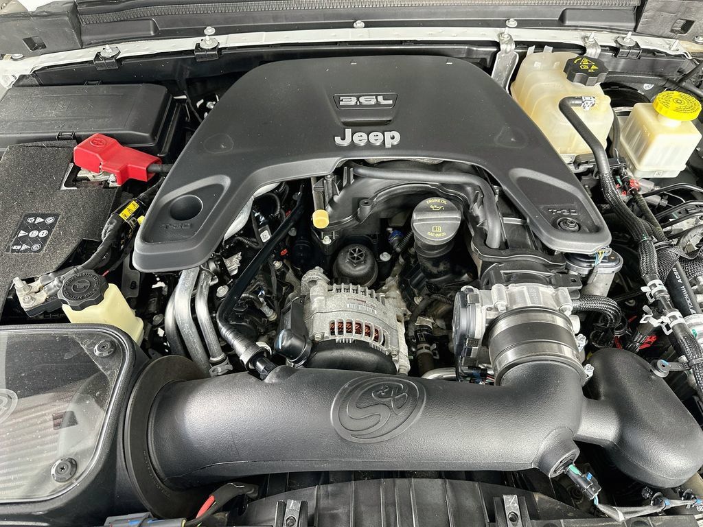 Used 2020 Jeep Gladiator Mojave AWD/4WD image 31