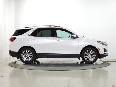 Used 2022 Chevrolet Equinox Premier AWD/4WD image 11