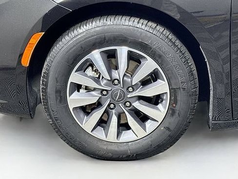 Used 2023 Chrysler Pacifica Limited FWD image 50
