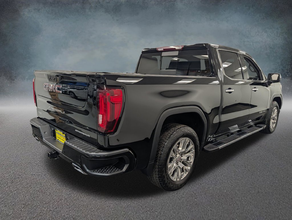 Used 2022 GMC Sierra 1500 Denali w/ Driver Alert Package II AWD/4WD image 4