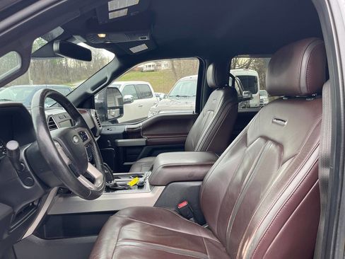 Used 2015 Ford F150 Platinum w/ Equipment Group 701A Luxury image 23