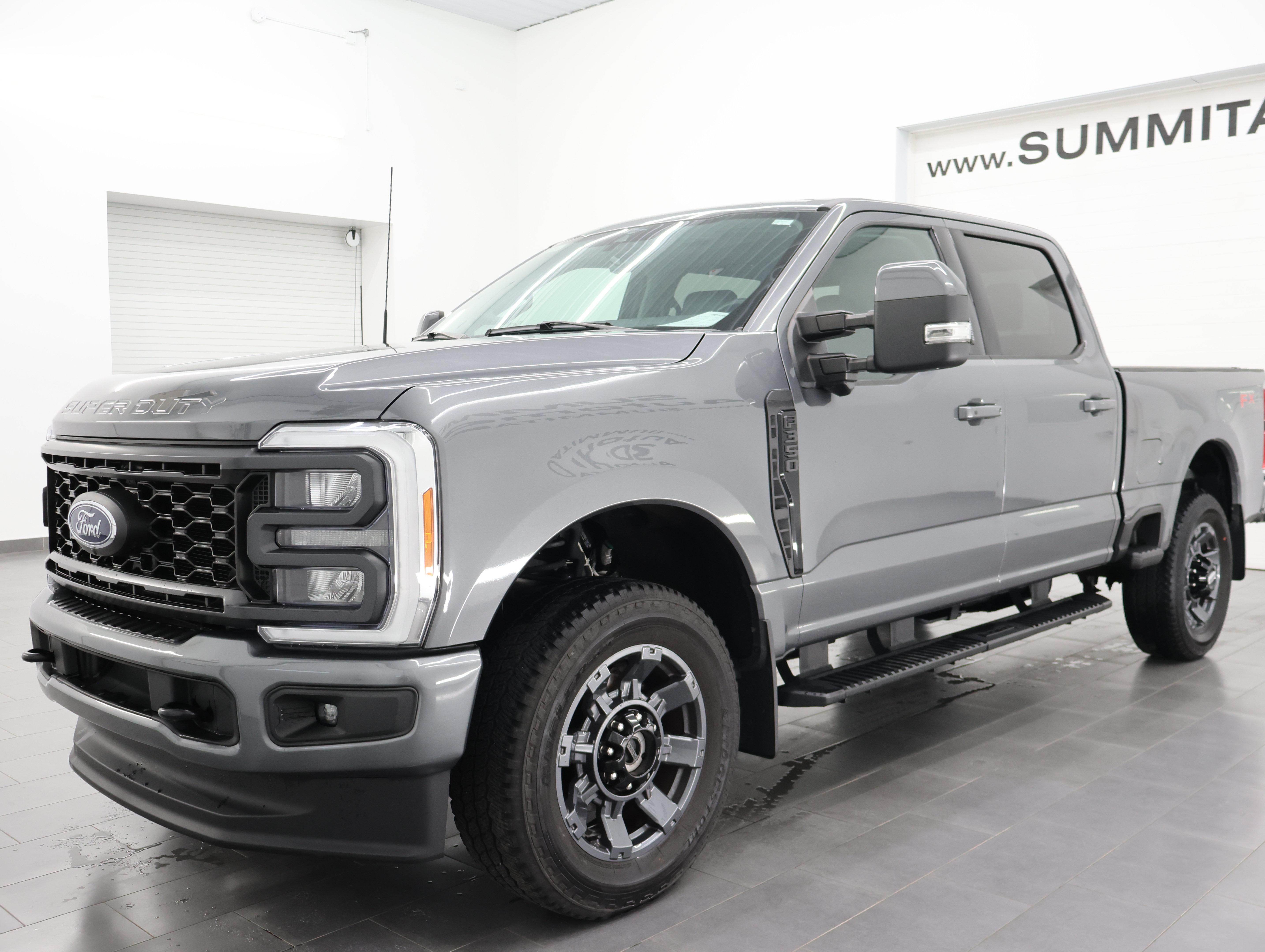 Used 2023 Ford F350 Lariat w/ Sport Appearance Package AWD/4WD image 7