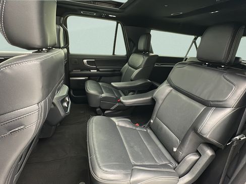 Used 2025 Ford Expedition Max Platinum w/ Stealth Performance Package AWD/4WD image 11