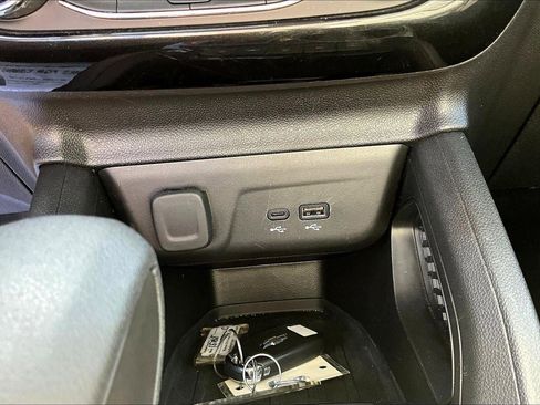 Used 2025 Chevrolet TrailBlazer LT image 16