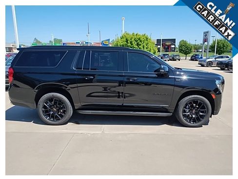 Used 2023 GMC Yukon XL Denali AWD/4WD image 5