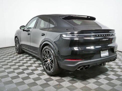 New 2026 Porsche Cayenne Coupe AWD/4WD image 3