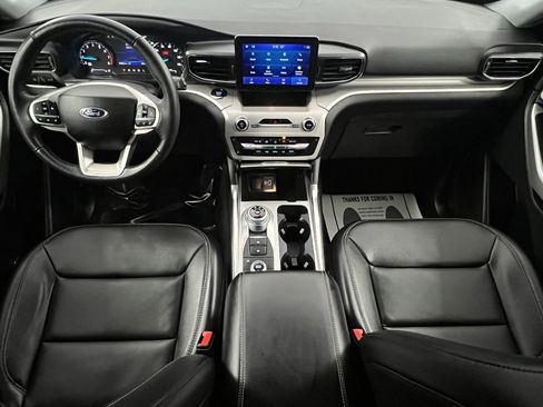 Used 2024 Ford Explorer XLT w/ Equipment Group 202A image 29