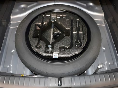 Used 2024 Genesis G70 2.5T w/ Sport Prestige Package image 41