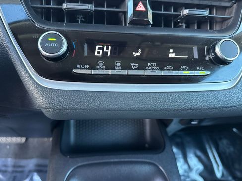 Used 2025 Toyota Corolla LE image 22