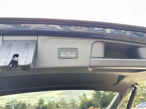 Used 2023 Volkswagen Atlas SEL Premium image 14