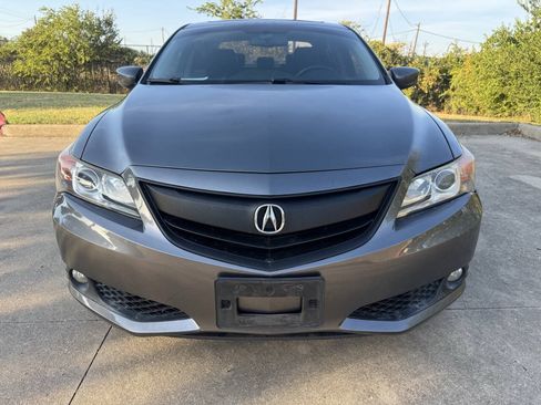 Used 2013 Acura ILX w/ Technology Package FWD image 2