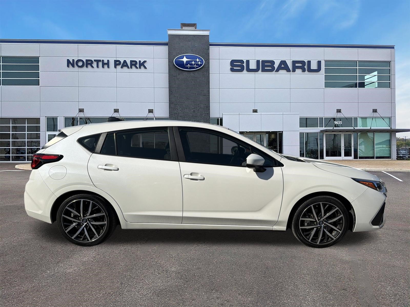 Used 2024 Subaru Impreza 2.0i Sport AWD/4WD image 2