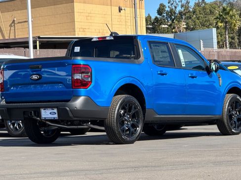 New 2025 Ford Maverick Lariat w/ Black Appearance Package image 3