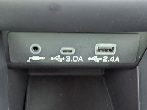 Used 2023 Subaru Outback Limited image 29