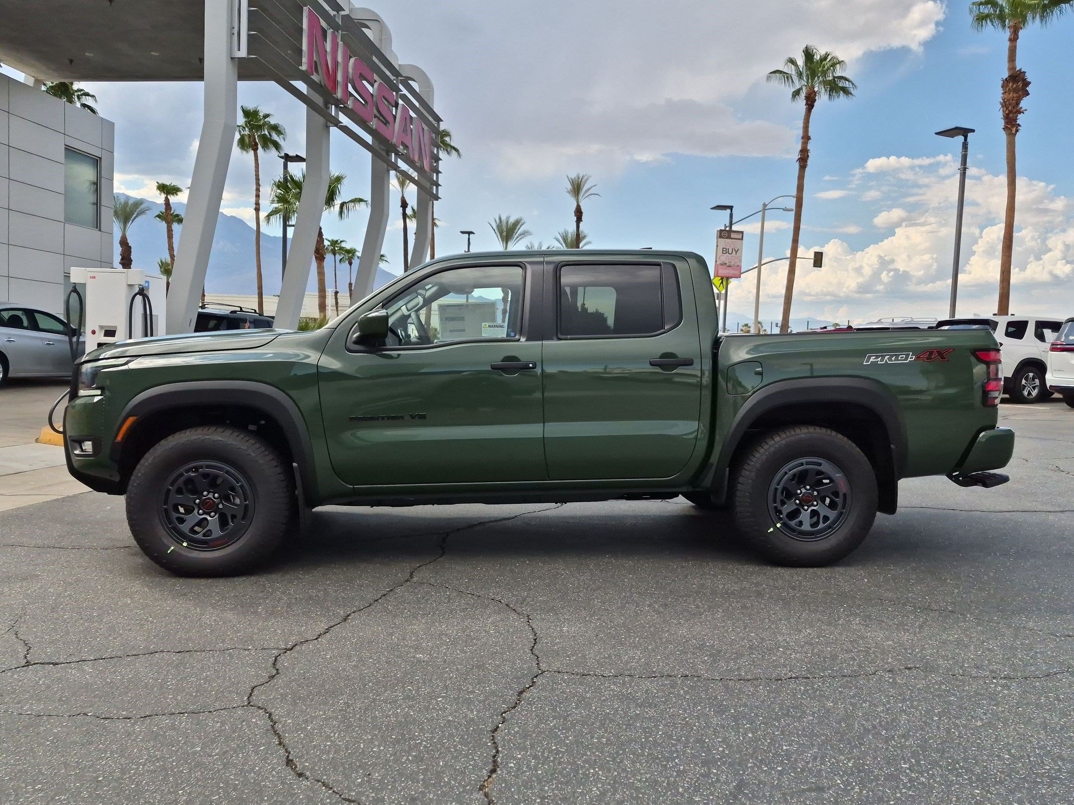 New 2027 Nissan Frontier PRO-4X w/ Tow Package AWD/4WD image 3