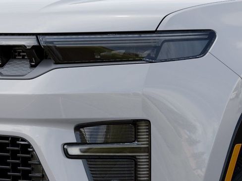 New 2026 Jeep Grand Wagoneer L Summit AWD/4WD image 10