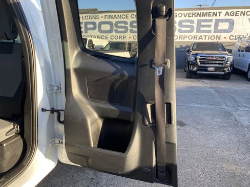 Used 2021 Toyota Tacoma SR w/ SR Convenience Package image 16