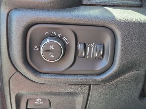 Used 2019 RAM 1500 Big Horn RWD image 9