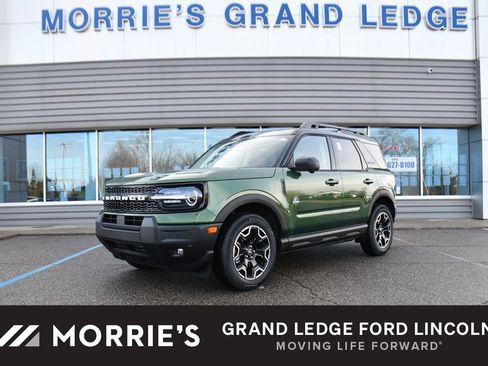 Used 2025 Ford Bronco Sport Outer Banks AWD/4WD image 1