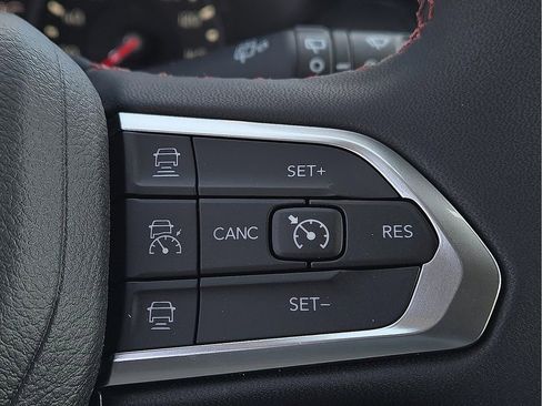 Used 2025 Jeep Compass Trailhawk w/ Sun & Sound Group image 17