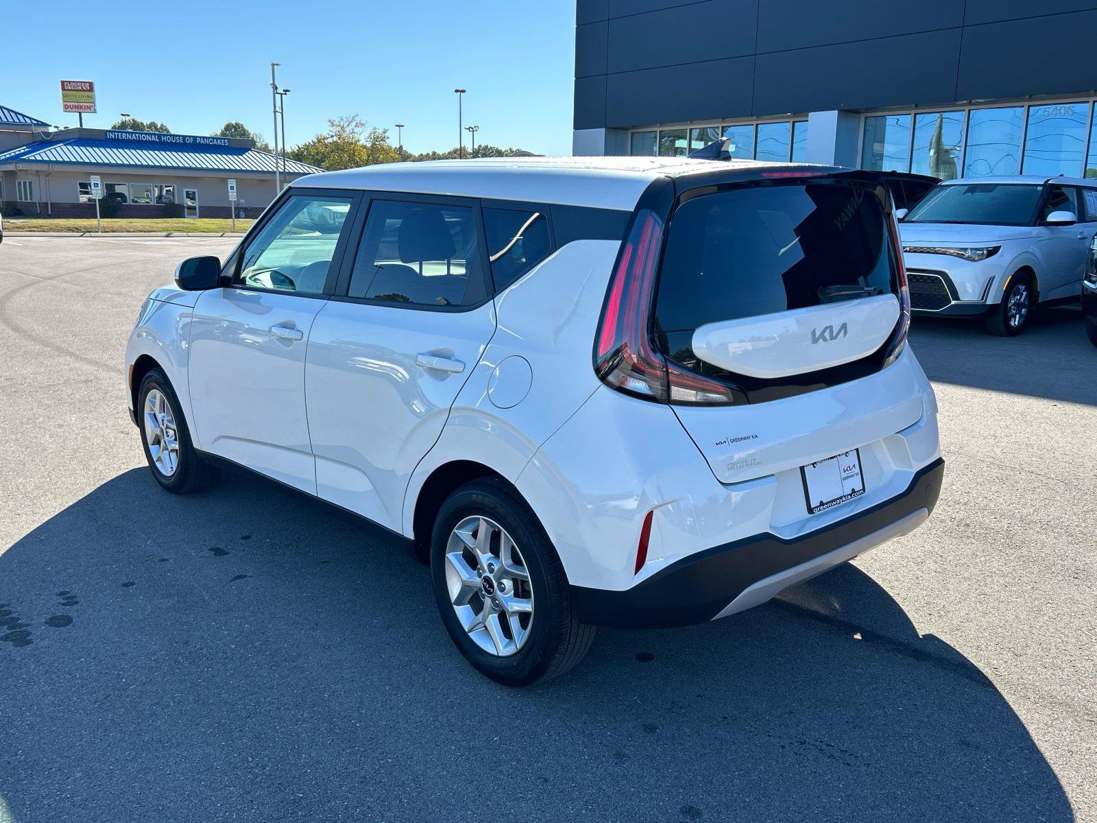 Used 2025 Kia Soul LX w/ LX Technology Package FWD image 5