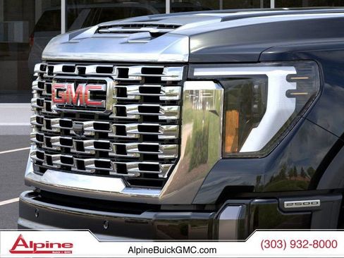 New 2026 GMC Sierra 2500 Denali w/ Denali Reserve Package AWD/4WD image 13