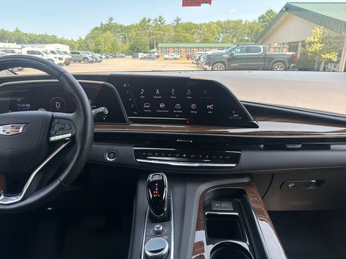 Certified 2023 Cadillac Escalade Sport Platinum w/ LPO, ONYX Package AWD/4WD image 23