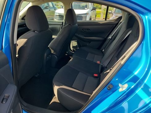 Certified 2025 Nissan Sentra SV FWD image 9