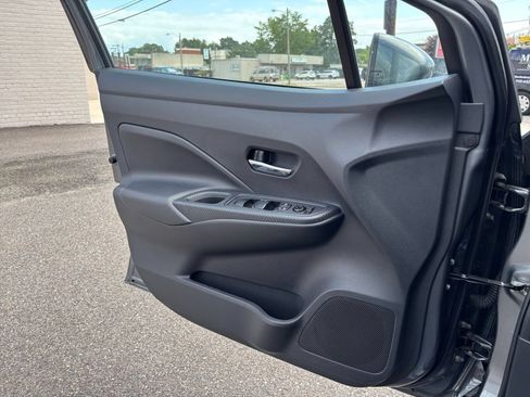 Used 2025 Nissan Versa SV FWD image 18