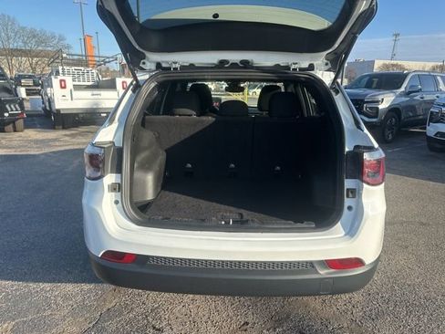 Used 2023 Jeep Compass Sport image 28