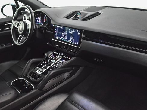 Used 2023 Porsche Cayenne image 34