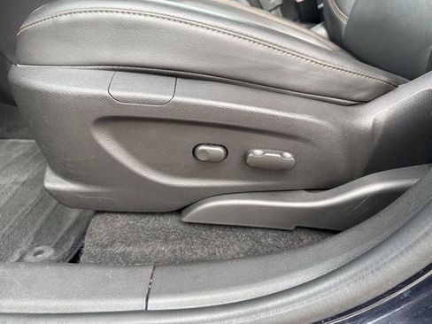 Used 2021 Chevrolet Trax LT w/ Premium Seat Package image 20