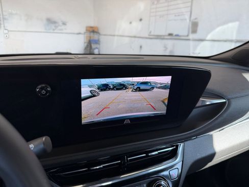 Used 2025 Buick Envista Sport Touring image 17