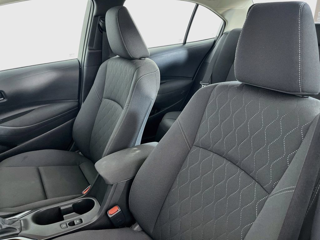 Used 2025 Toyota Corolla LE FWD image 26