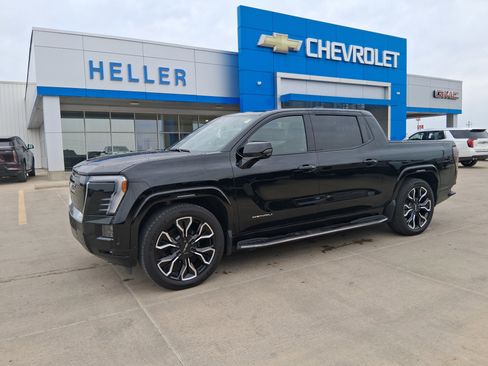 Used 2025 GMC Sierra EV Denali image 3